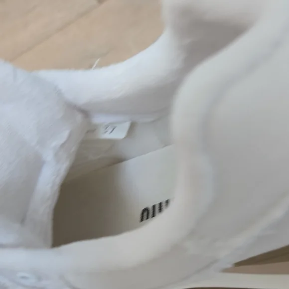 White Frayed Women's Sneakers - Picture 5 of 5